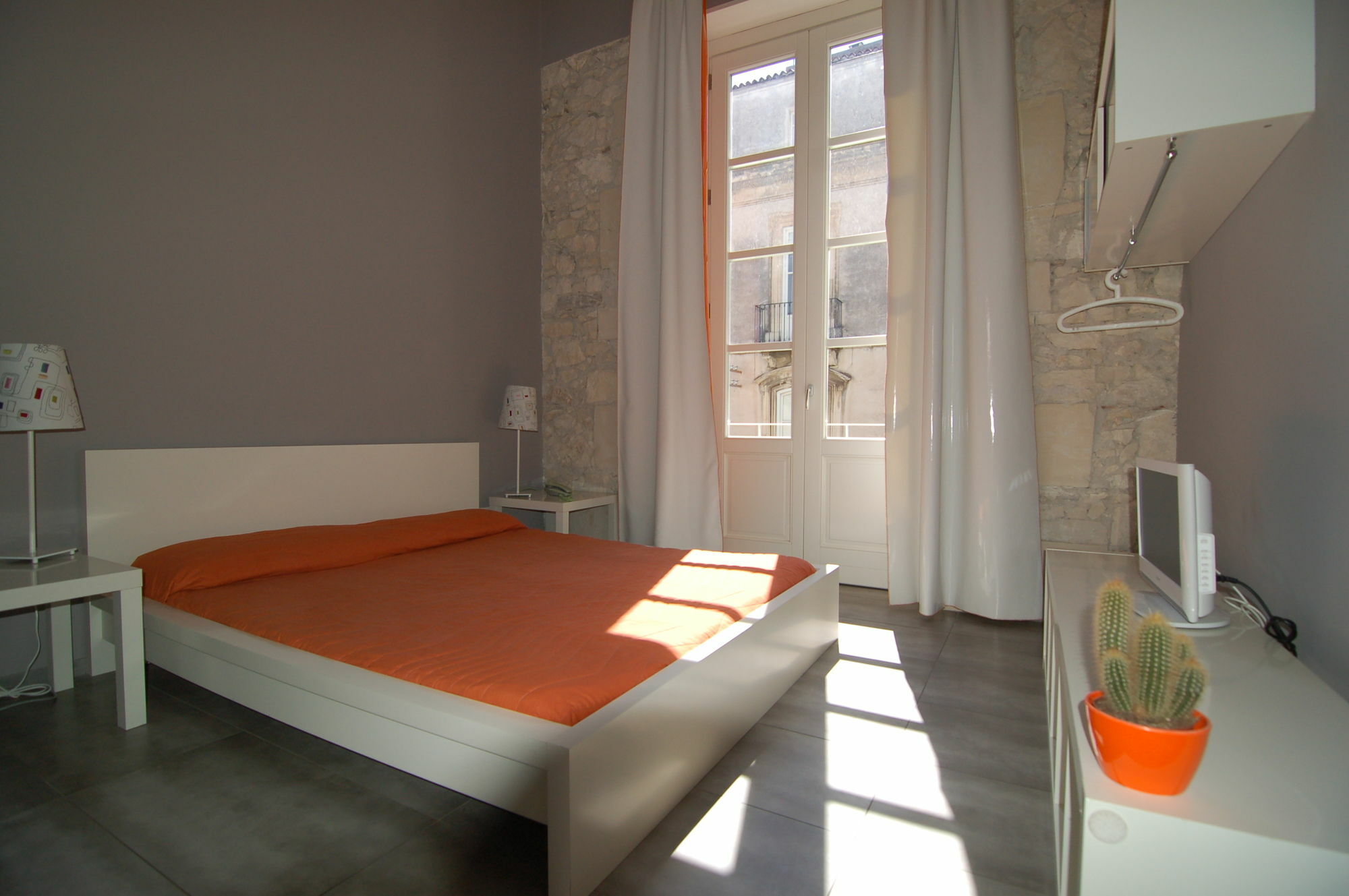 Lol Siracusa Hostal *